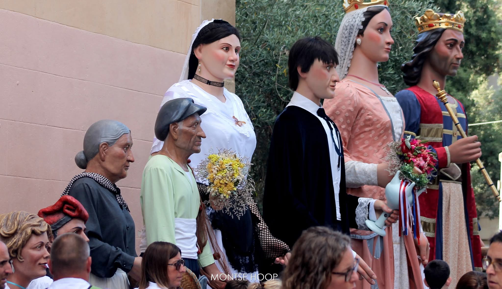 Imatge pels mitjans: Renovació del vestuari, complements i joies dels gegants Tallaferro, Flor d'Alba, Roc i Maria.